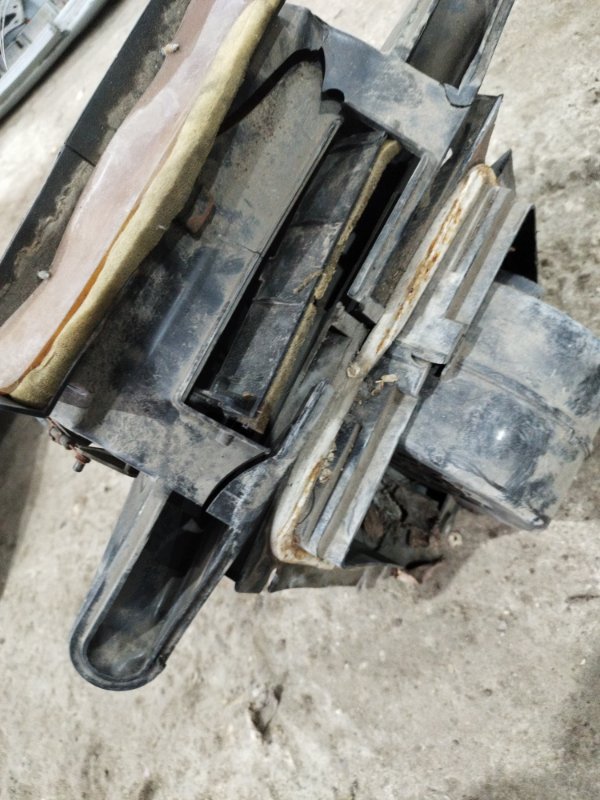 Корпус печки лада 21083 1996