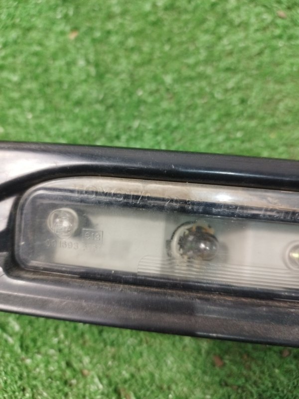 Накладка крышки багажника Toyota CORONA 1995 седан