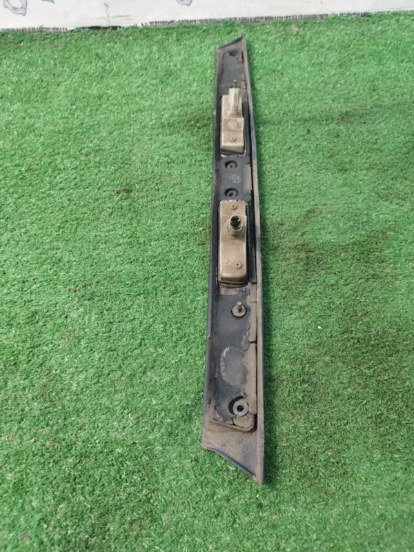 Накладка крышки багажника Toyota CORONA 1995 седан