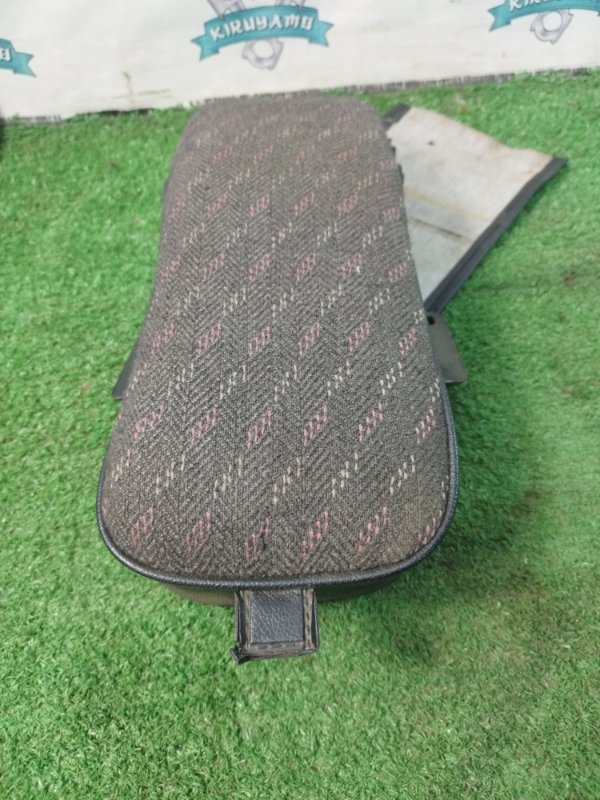 Подлокотник лада 21063 1993 2106