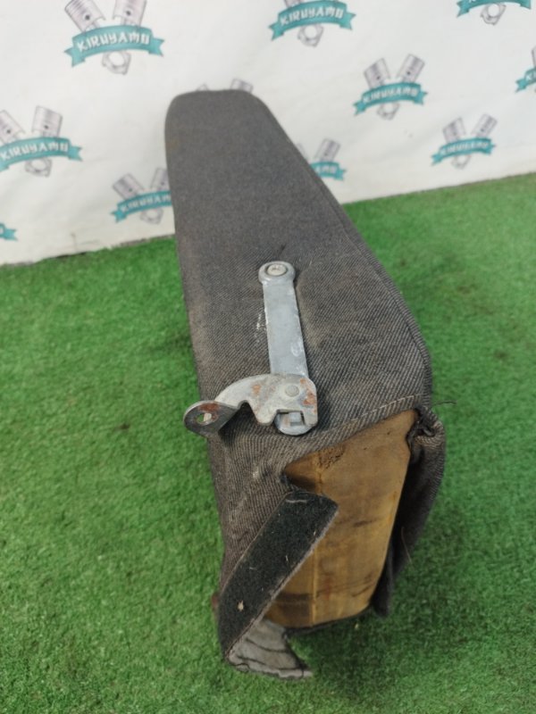 Подлокотник лада 21102 2002