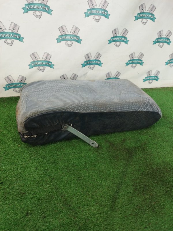 Подлокотник лада 21102 2002