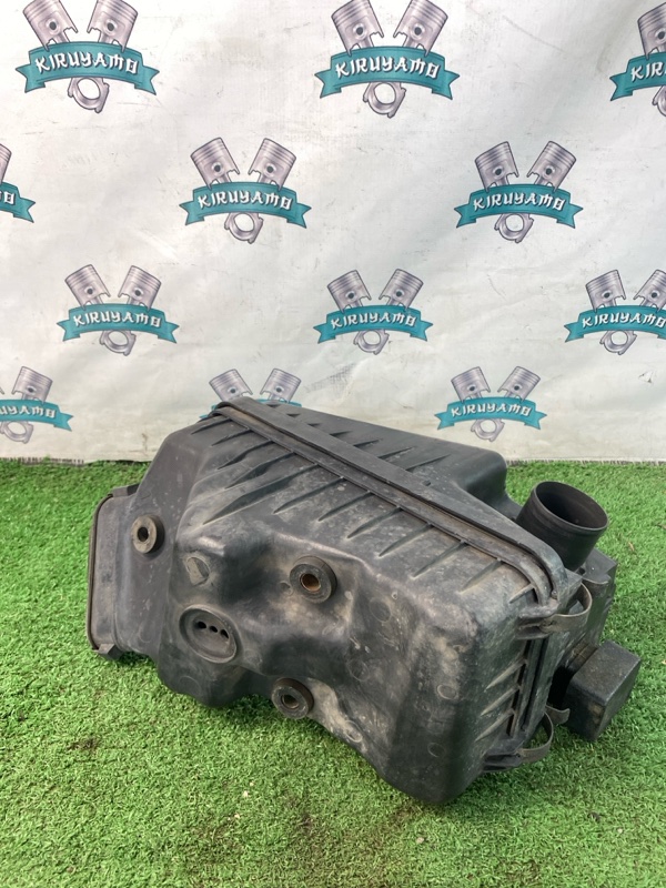 Корпус воздушного фильтра Toyota CORONA 1995 седан