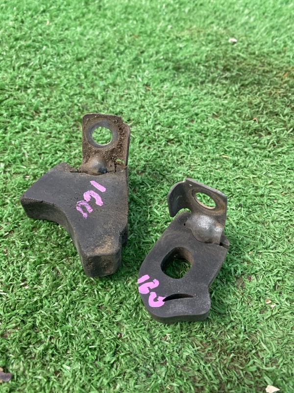 Отбойник капота Toyota CORONA 1995 седан