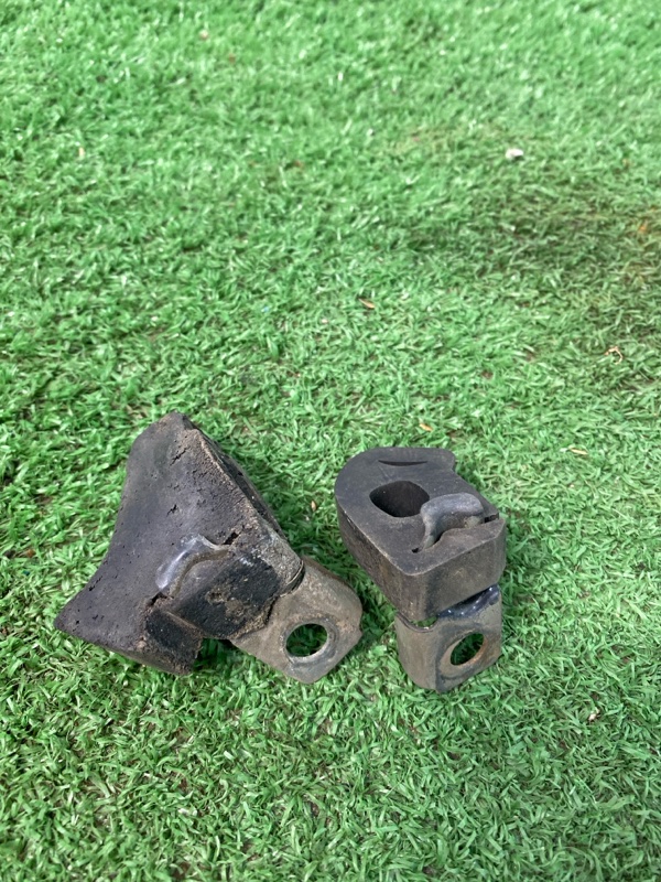 Отбойник капота Toyota CORONA 1995 седан