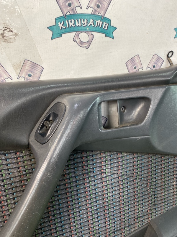 Обшивка боковой двери Toyota CORONA 1995 седан