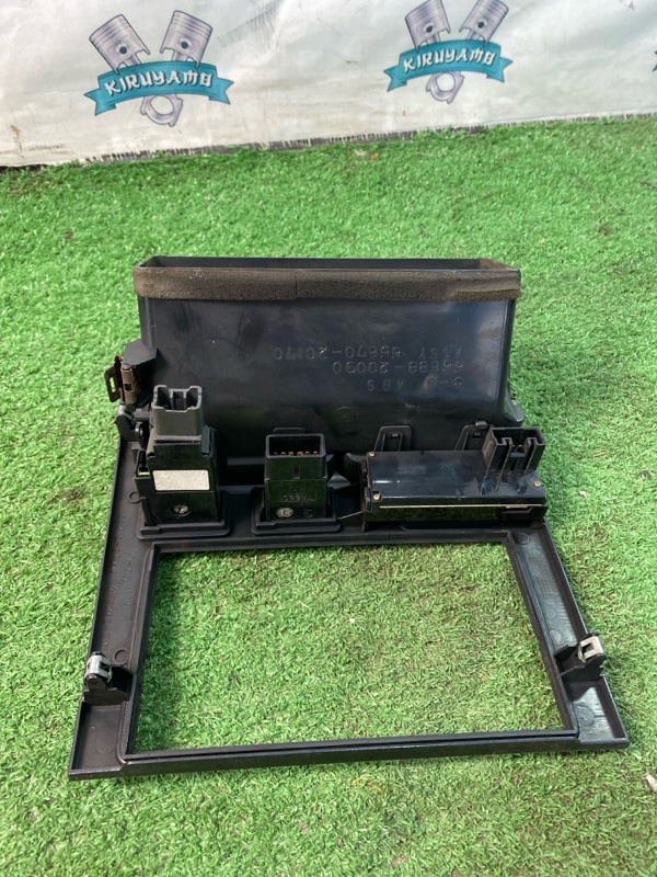 Накладка на торпедо Toyota CORONA 1995 седан