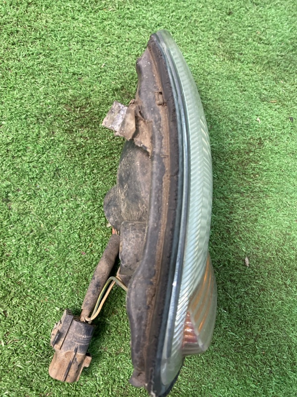 Поворотник Toyota CORONA 1995 седан