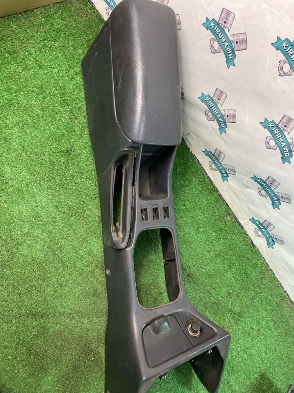 Подлокотник Toyota CORONA 1995 седан