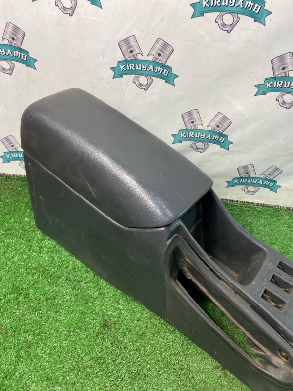 Подлокотник Toyota CORONA 1995 седан