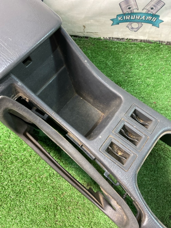 Подлокотник Toyota CORONA 1995 седан