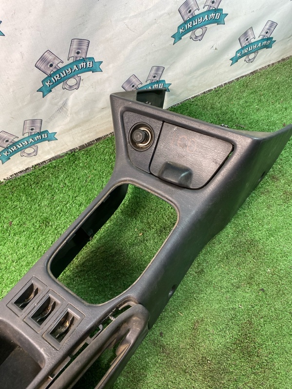 Подлокотник Toyota CORONA 1995 седан