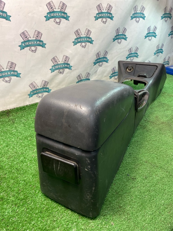 Подлокотник Toyota CORONA 1995 седан