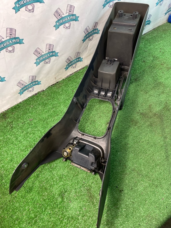 Подлокотник Toyota CORONA 1995 седан