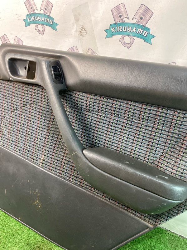 Обшивка боковой двери Toyota CORONA 1995 седан