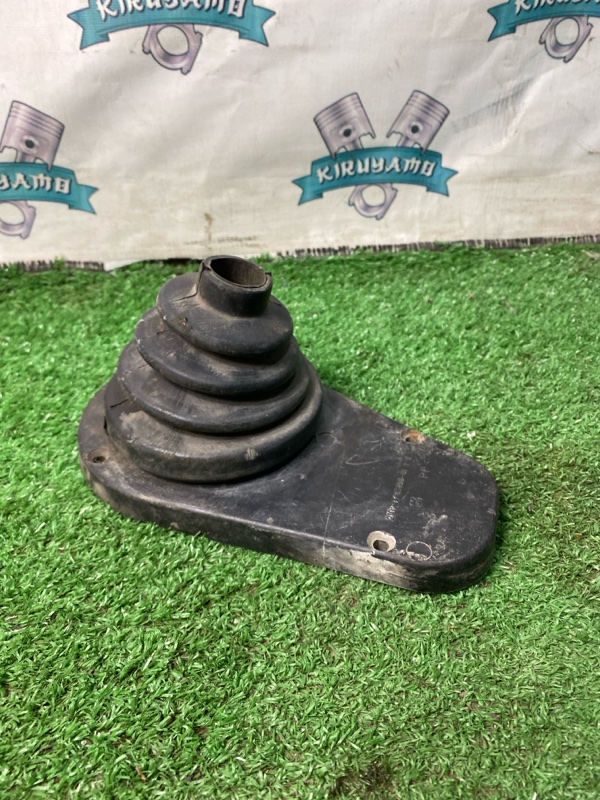 Кожух ручки КПП лада 2106 2106