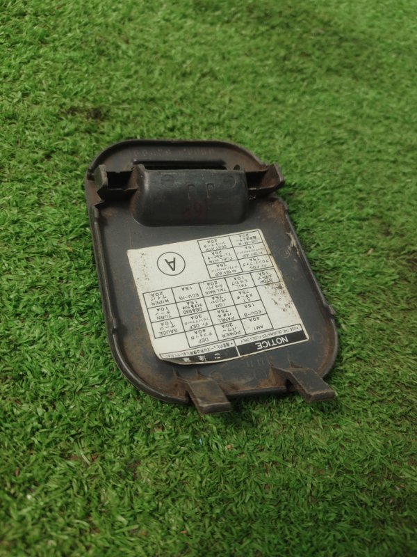 Крышка блока предохранителей Toyota CORONA 1995 седан