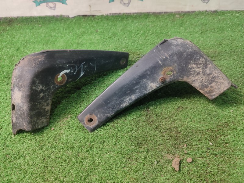 Брызговик Toyota CORONA 1995 седан