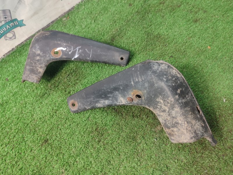 Брызговик Toyota CORONA 1995 седан