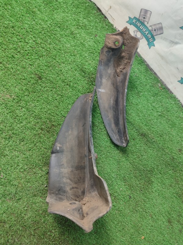 Брызговик Toyota CORONA 1995 седан