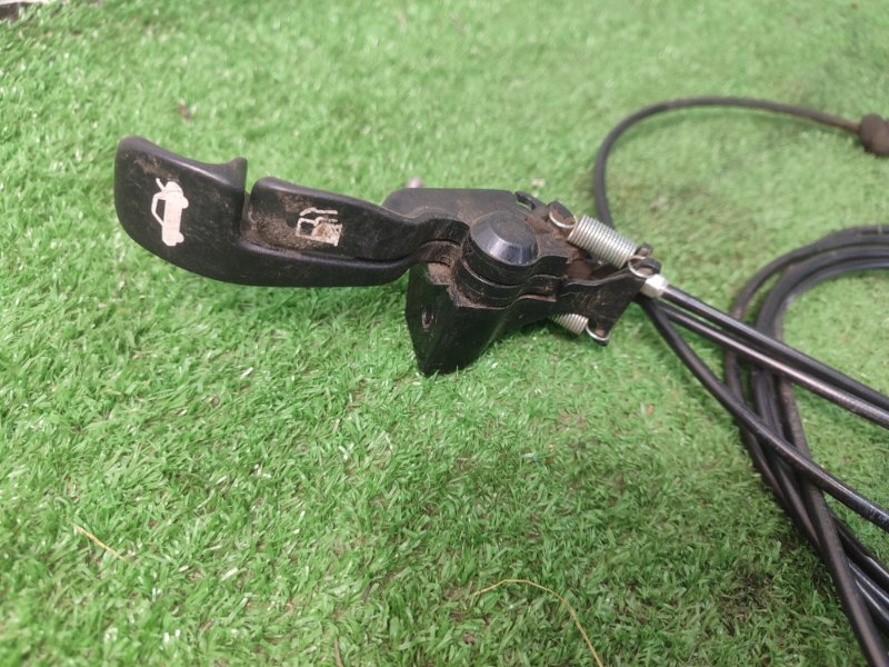 Кнопка открывания багажника Toyota CORONA 1995 седан