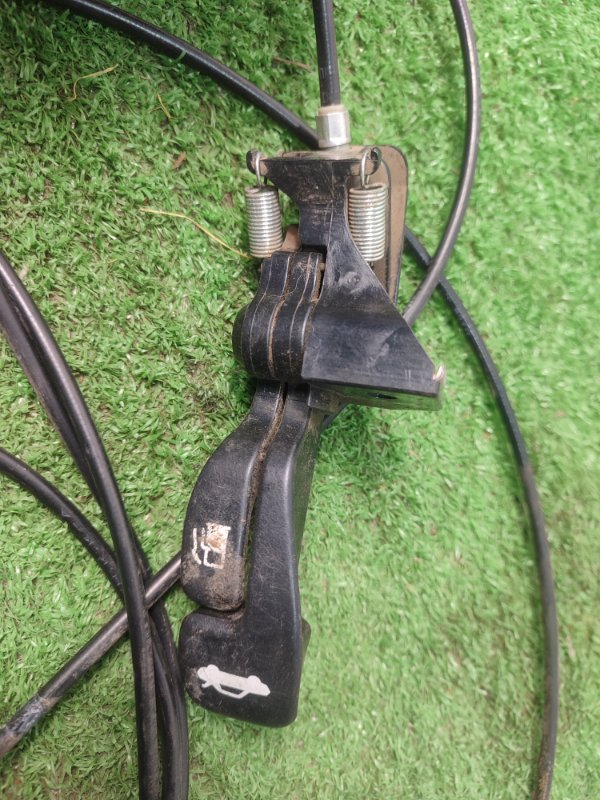 Кнопка открывания багажника Toyota CORONA 1995 седан