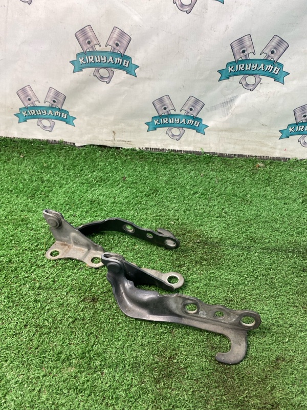 Петля капота Toyota CORONA 1995 седан