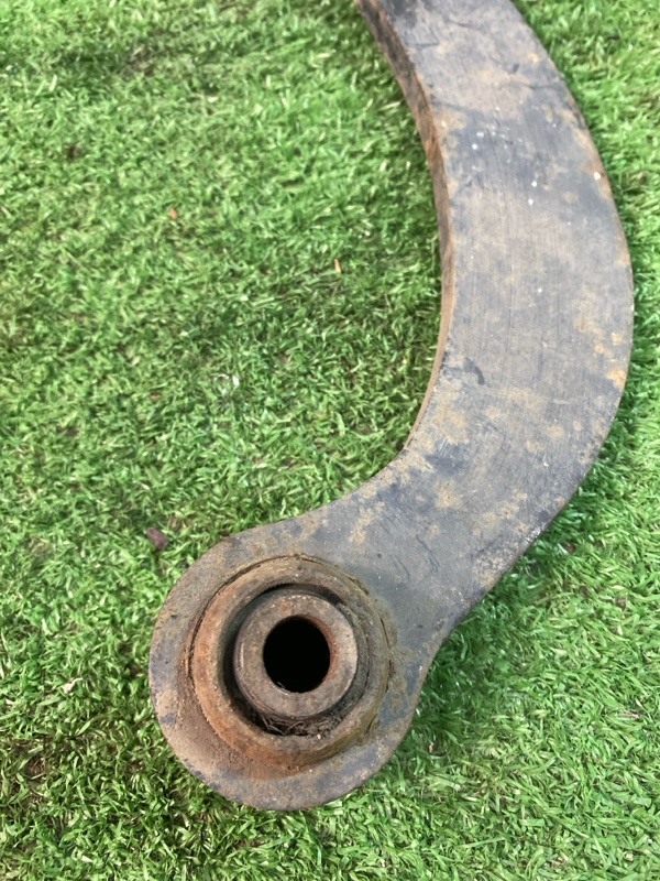 Рычаг подвески верхний Toyota Avensis T250