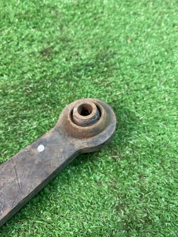 Рычаг подвески верхний Toyota Avensis T250