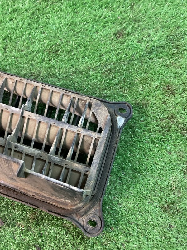 Решетка вентиляционная Toyota CORONA 1995 седан