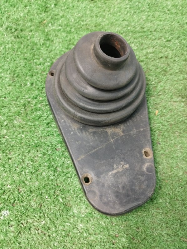 Кожух кулисы КПП лада 2107 1992 2107