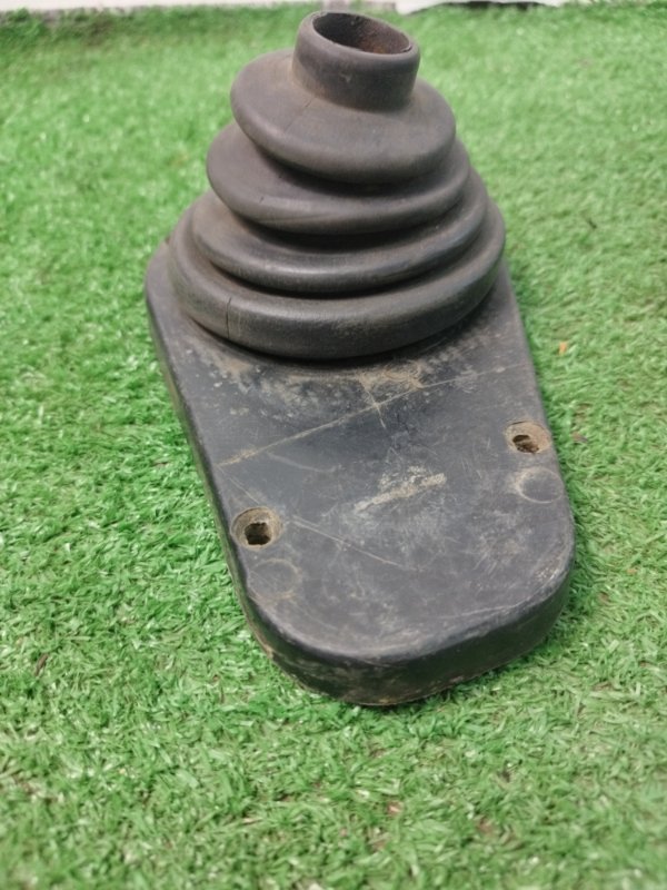 Кожух кулисы КПП лада 2107 1992 2107