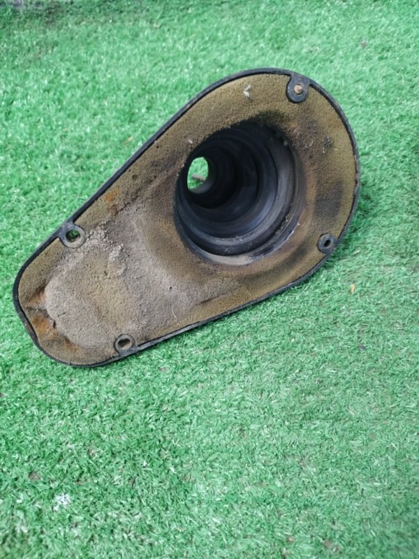 Кожух кулисы КПП лада 2107 1992 2107