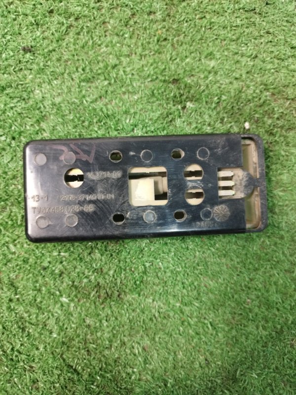 Плафон освещения салона лада 21102 2001 2110