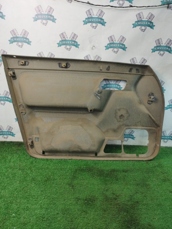 Обшивка боковой двери лада 21102 2001 2110