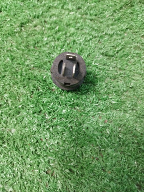 Кнопка открывания багажника лада 21102 2001 2110