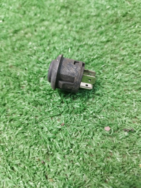 Кнопка открывания багажника лада 21102 2001 2110