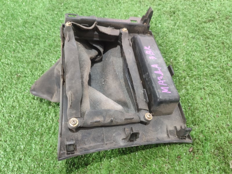 Кожух ручки КПП Mazda 3BK