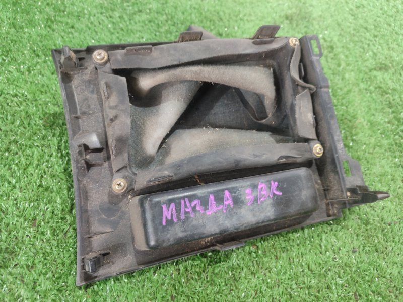 Кожух ручки КПП Mazda 3BK
