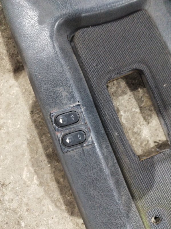 Обшивка боковой двери лада 21093 1994 2109