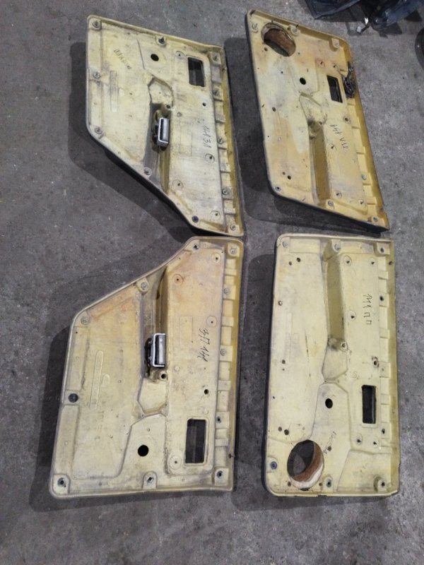 Обшивка боковой двери лада 21093 1994 2109