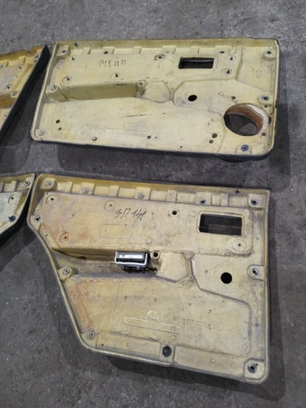 Обшивка боковой двери лада 21093 1994 2109