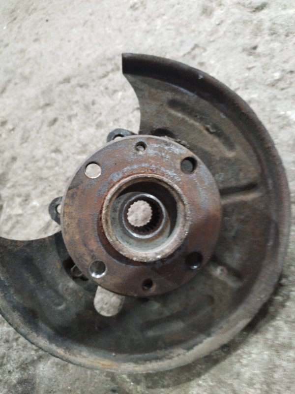 Кулак поворотный лада 21083 1996