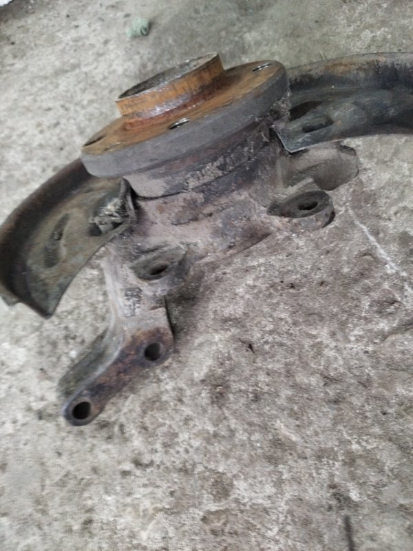 Кулак поворотный лада 21083 1996