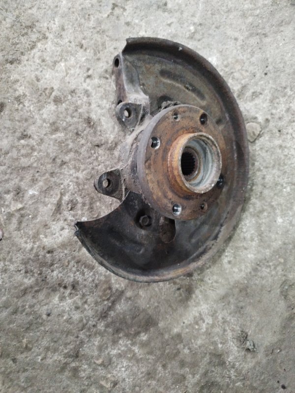 Кулак поворотный лада 21083 1996