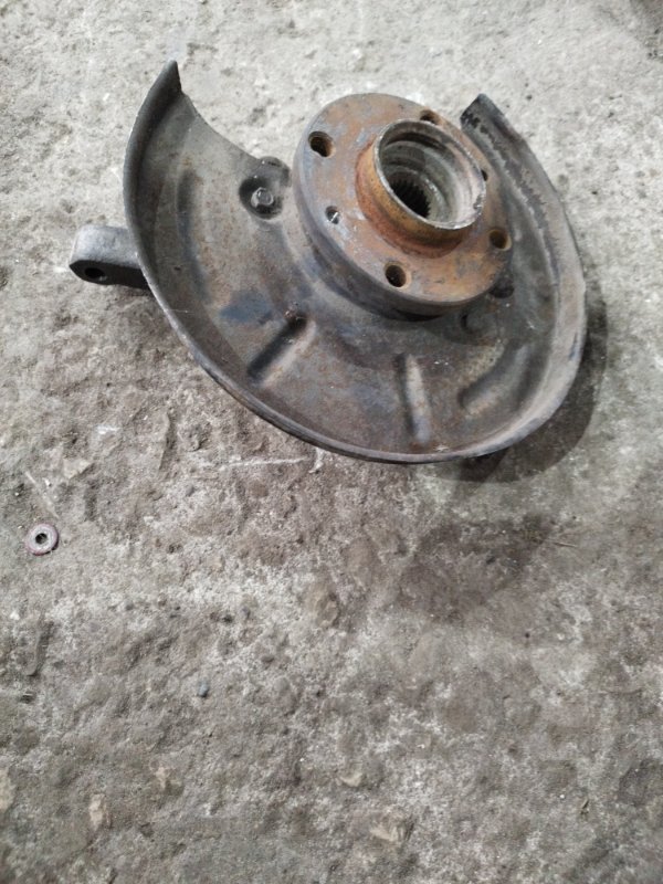 Кулак поворотный лада 21083 1996