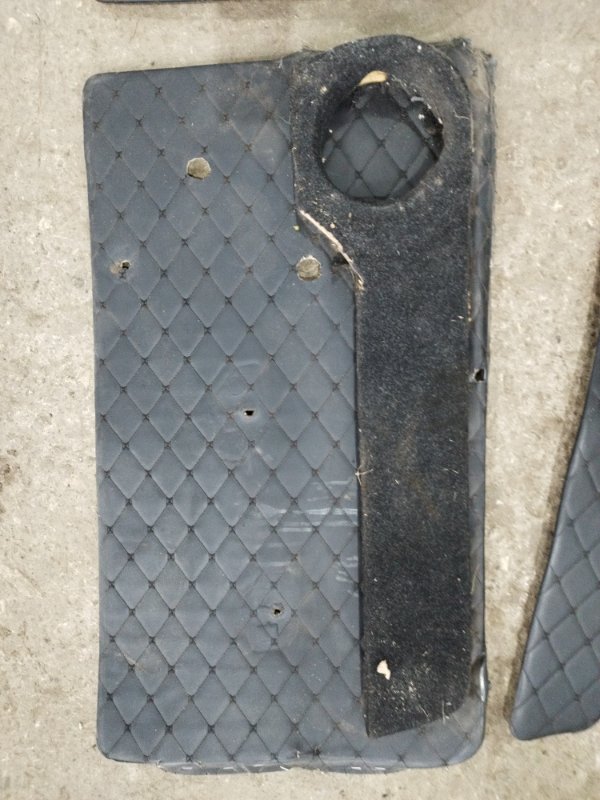 Обшивка боковой двери лада 21061 1974