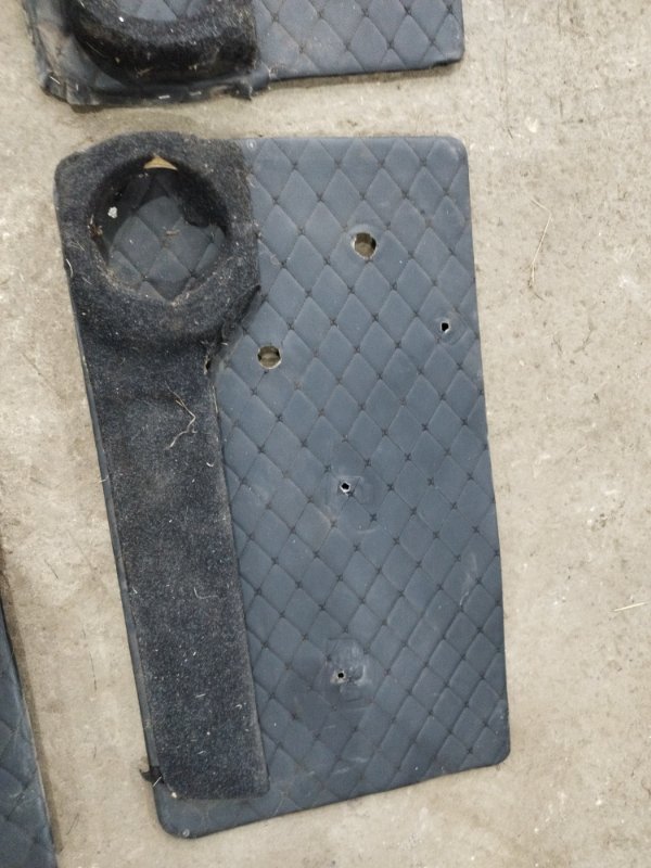 Обшивка боковой двери лада 21061 1974