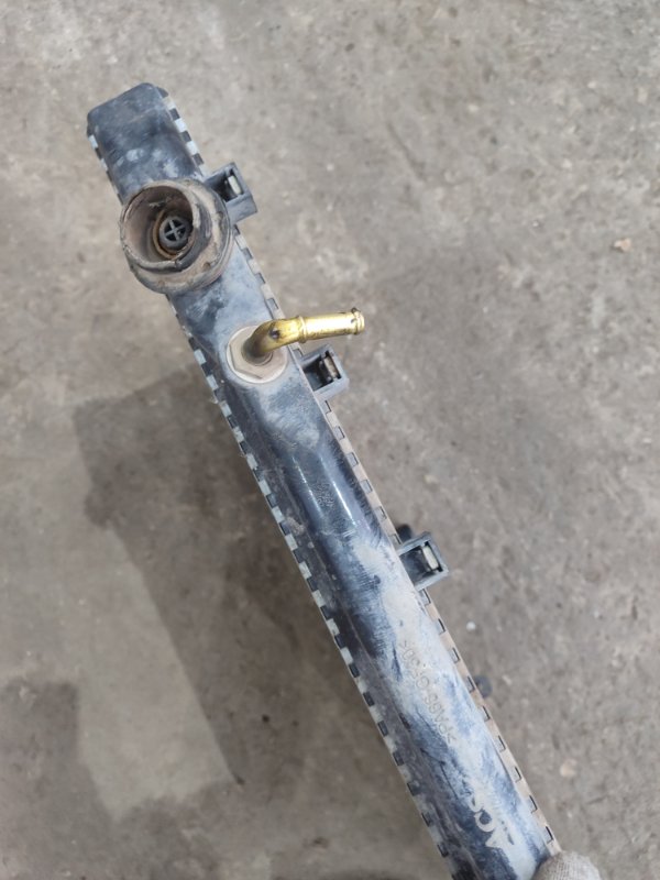 Радиатор охлаждения двигателя Toyota CORONA 1995 седан