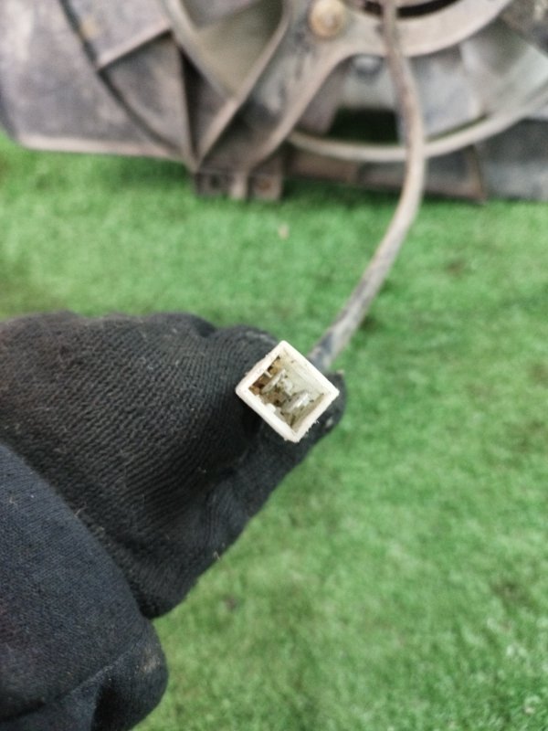 Диффузор радиатора лада 21102 2002